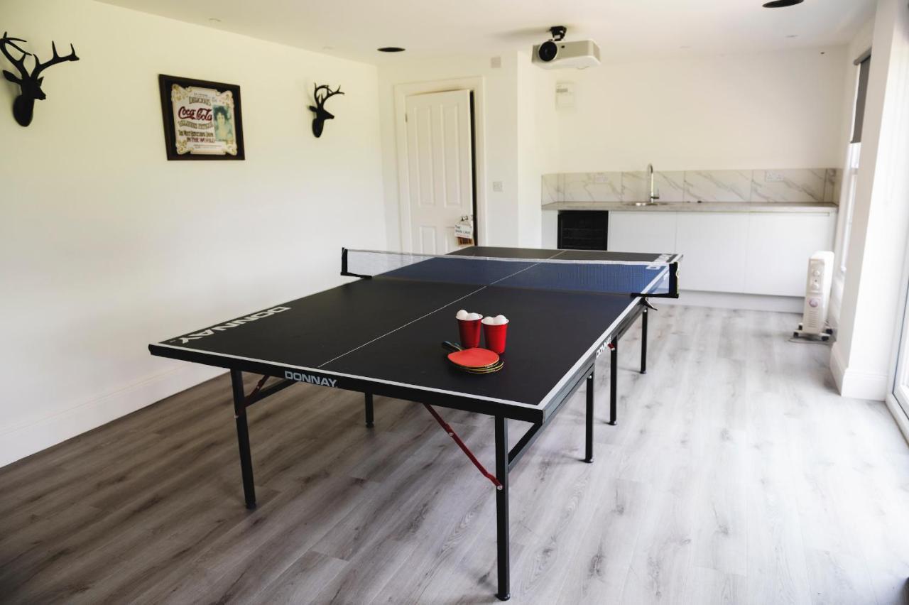 Large Country House - Hot Tub - Pool Table - Bbq - 5 Bedrooms - Log Burner Three Legged Cross Exteriér fotografie